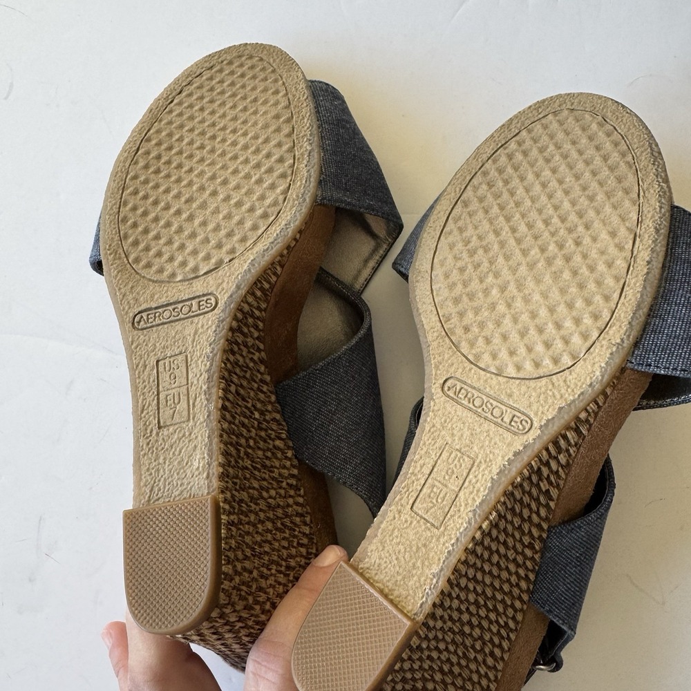 Aerosoles |  "Coco Plush" Women's Denim Blue Wedge Weave Sandals Size 9 Rattan - Picture 8 of 9